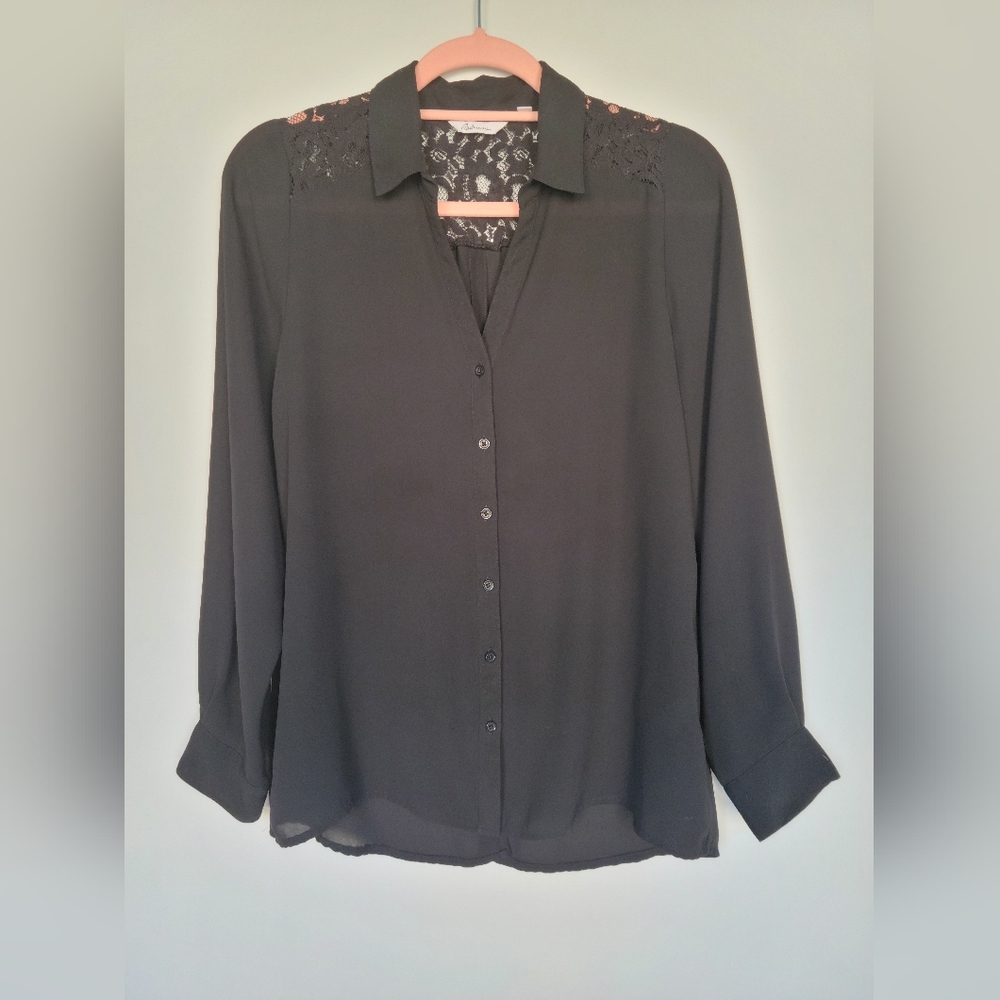 5/30$ Reitmans black blouse lace accent button down women's shirt